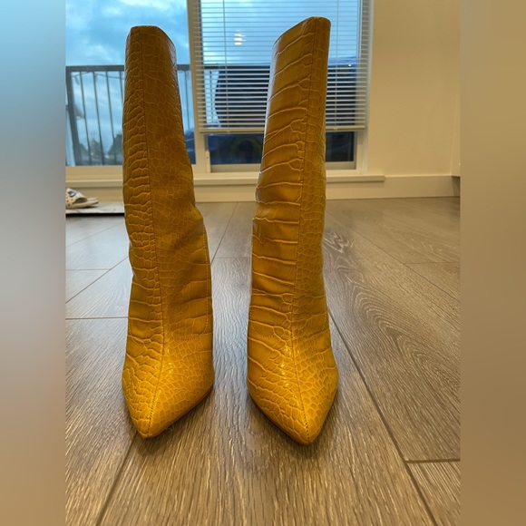 New in box Ego PU Yellow Croc boots size 39 - Picture 9 of 10